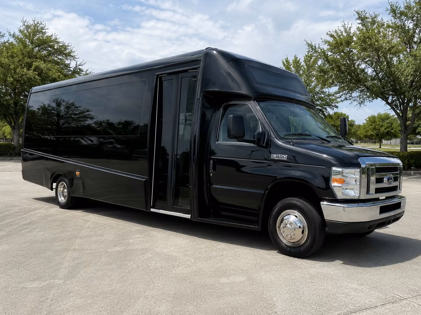 murrieta 18 passenger minibus rental